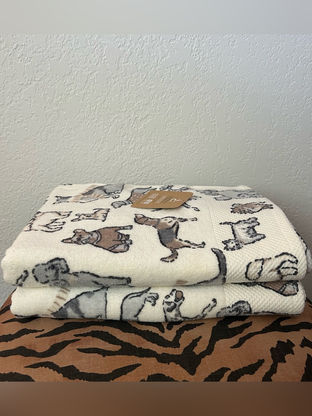 NEW Deborah Connolly Designs Set of 2 Dog Print
Bath Towels